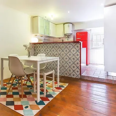 Bairro Alto Vintage Duplex Apartment
